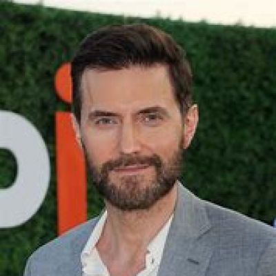 Insights into Richard Armitage’s personal life, including gay rumors and relationship details